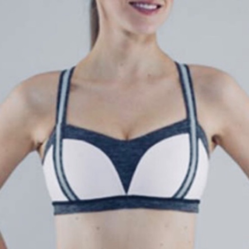 Lululemon Run Illuminate Gray Black Spacedye Reflective Sports Bra